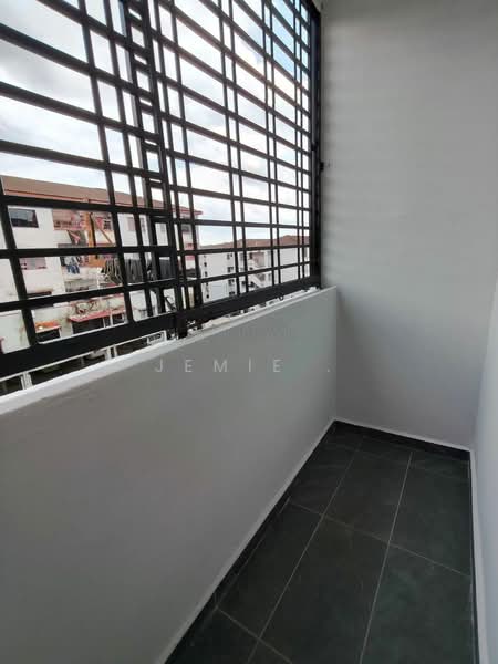 Flat for Sale at Tasek Seri Alam - Jemie . - PropertyGuru.com.my