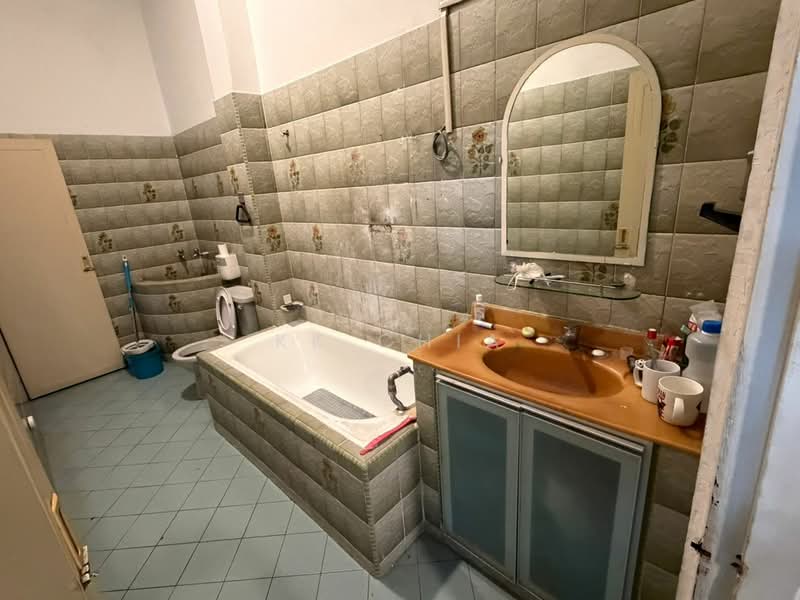 Rumah Teres 2 Tingkat untuk Dijual di Taman Midah (Cheras) - KK Chia - Bathroom - PropertyGuru.com.my