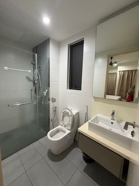 Servis Apartment untuk Disewa di Petalz Residences - Alex Chin - Bathroom - PropertyGuru.com.my