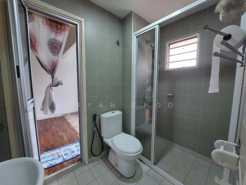 3-storey Terraced House for Sale in Taman Esplanad (Bukit Jalil) - Bryan Choo - Bathroom - PropertyGuru.com.my