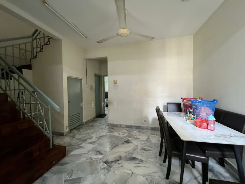 2-storey Terraced House for Sale in Bandar Kinrara Seksyen 5 (Bandar Kinrara) - Kent Lai - Living Room - PropertyGuru.com.my