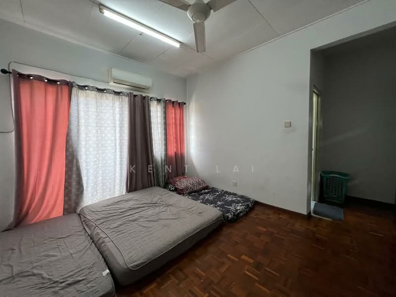 2-storey Terraced House for Sale in Bandar Kinrara Seksyen 5 (Bandar Kinrara) - Kent Lai - Bedroom - PropertyGuru.com.my