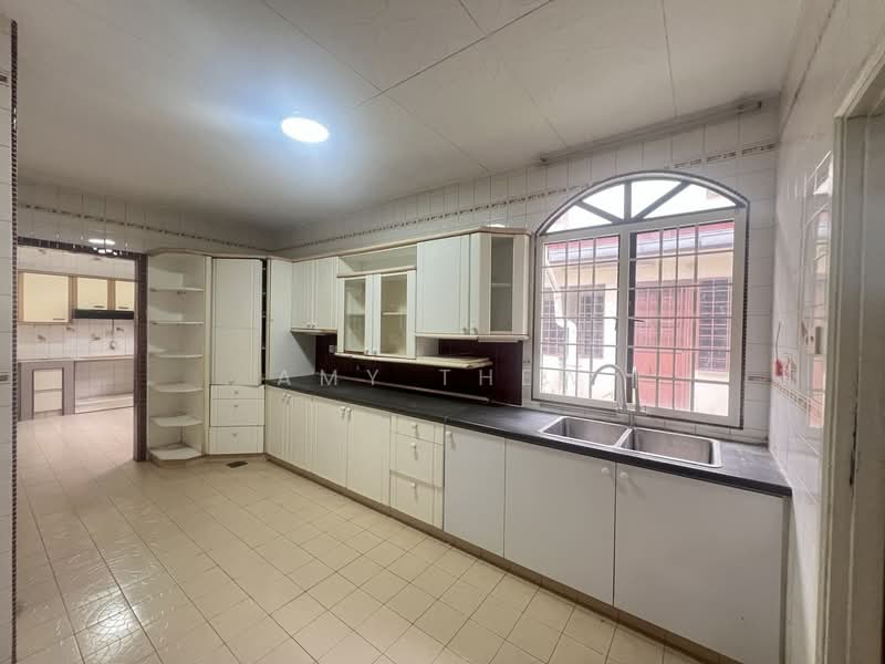 2-storey Terraced House for Sale in Taman Overseas Union (Taman Oug) (Jalan Klang Lama (Old Klang Road)) - Amy Thew - Kitchen - PropertyGuru.com.my
