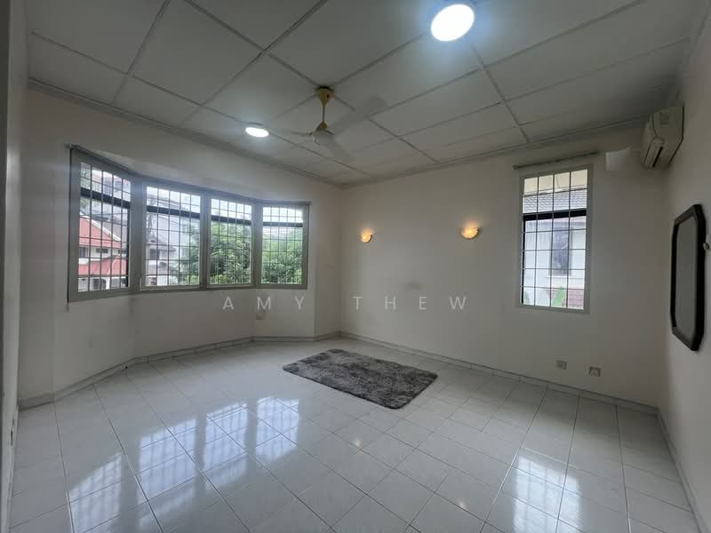 2-storey Terraced House for Sale in Taman Overseas Union (Taman Oug) (Jalan Klang Lama (Old Klang Road)) - Amy Thew - Living Room - PropertyGuru.com.my