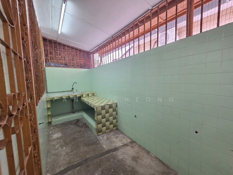 1-storey Terraced House for Sale in Taman Ehsan (Kepong) - Yanis Cheong - Kitchen - PropertyGuru.com.my