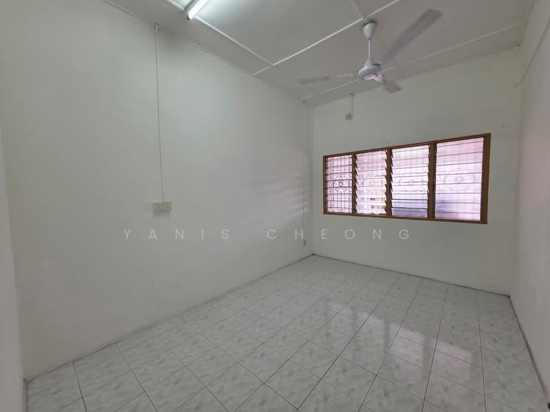 1-storey Terraced House for Sale in Taman Ehsan (Kepong) - Yanis Cheong - Interior - PropertyGuru.com.my