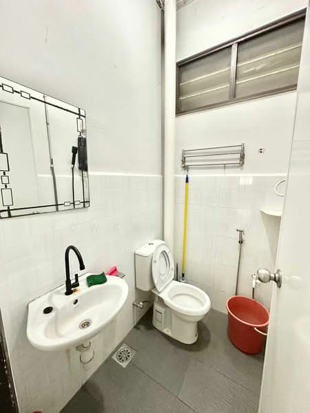 Rumah Teres 1 Tingkat untuk Dijual di Perling (Skudai) - Edward Siow - Bathroom - PropertyGuru.com.my