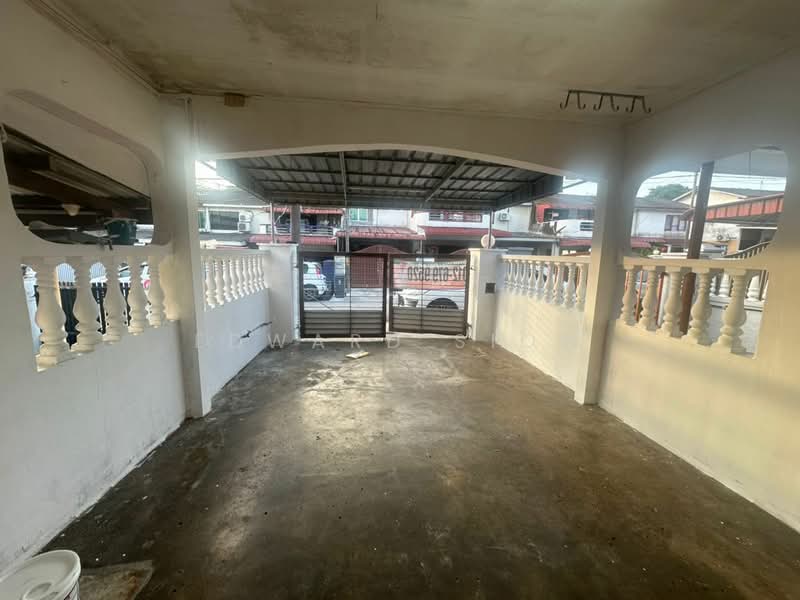 Rumah Teres 2 Tingkat untuk Dijual di Taman Ungku Tun Aminah (Skudai) - Edward Siow - Exterior - PropertyGuru.com.my