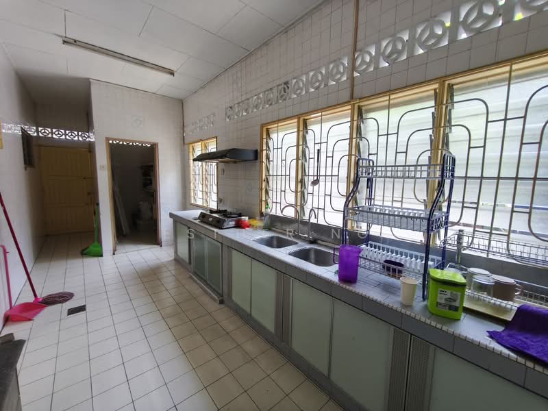 Semi-Detached House for Sale in Klang (Selangor) - Esther Ng - Kitchen - PropertyGuru.com.my