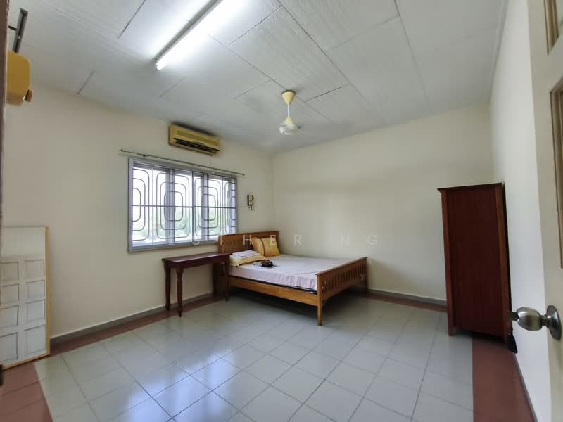 Semi-Detached House for Sale in Klang (Selangor) - Esther Ng - Bedroom - PropertyGuru.com.my