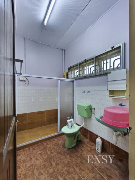 Semi-Detached House for Sale in Klang (Selangor) - Esther Ng - Bathroom - PropertyGuru.com.my