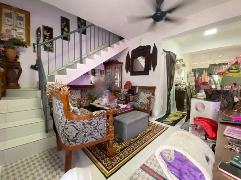 Rumah Teres 2 Tingkat untuk Dijual di Taman Puteri Wangsa (Ulu Tiram) - Edward Siow - Living Room - PropertyGuru.com.my