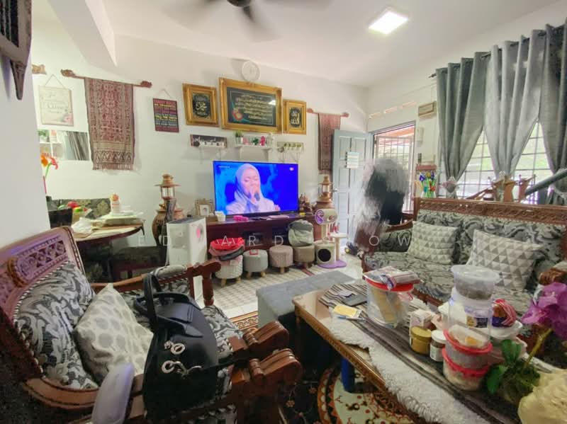 Rumah Teres 2 Tingkat untuk Dijual di Taman Puteri Wangsa (Ulu Tiram) - Edward Siow - Living Room - PropertyGuru.com.my