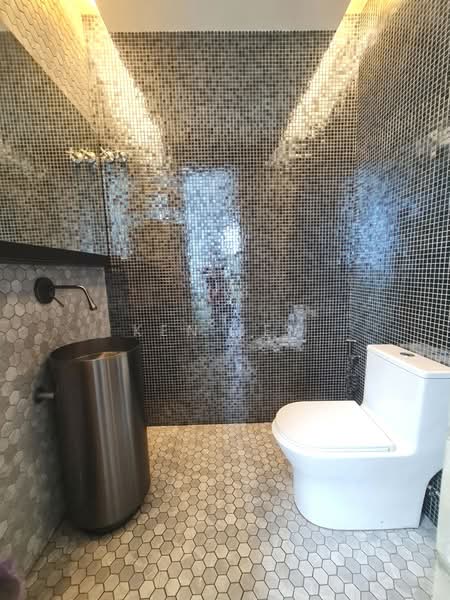 Rumah Banglo untuk Dijual di Bukit Suria (Cheras) - Ken Lew - Bathroom - PropertyGuru.com.my