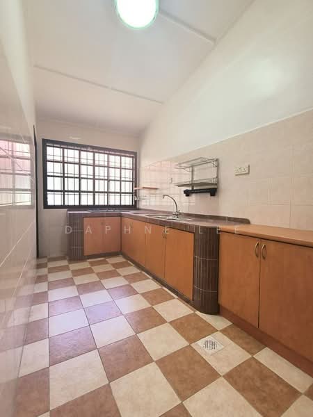 Rumah Teres untuk Disewa di Taman Pelangi Indah (Ulu Tiram) - Daphne Lee - Kitchen - PropertyGuru.com.my