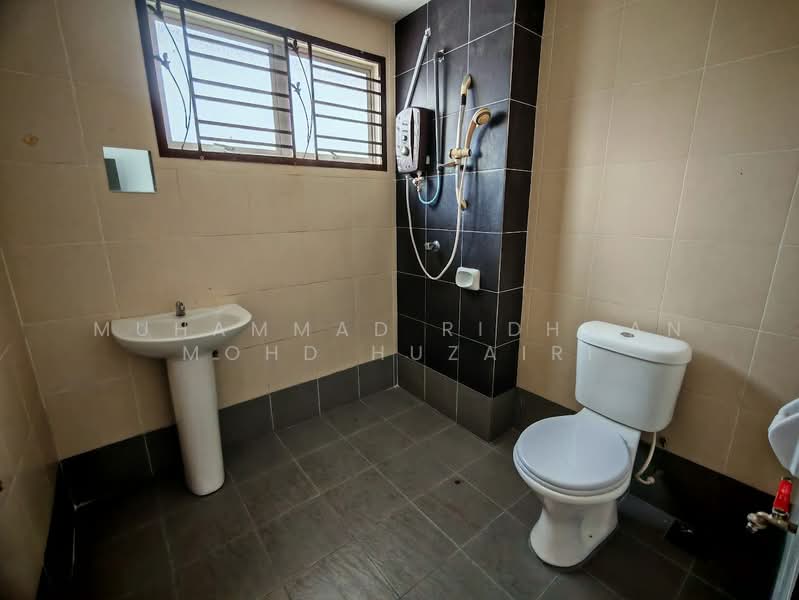 Rumah Teres 2 Tingkat untuk Dijual di Nilai (Negeri Sembilan) - Muhammad Ridhwan Mohd Huzairi - Bathroom - PropertyGuru.com.my