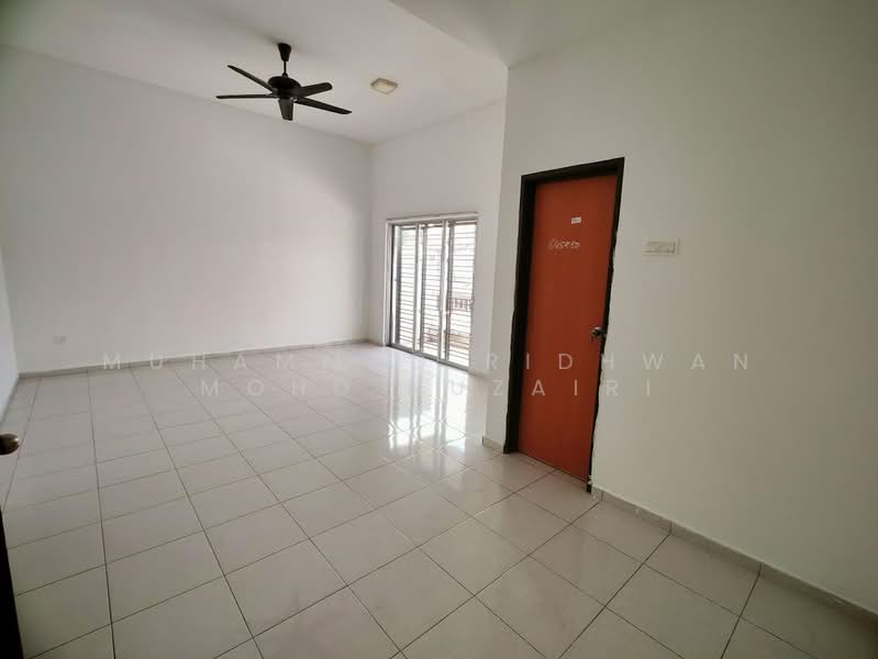 Rumah Teres 2 Tingkat untuk Dijual di Nilai (Negeri Sembilan) - Muhammad Ridhwan Mohd Huzairi - Living Room - PropertyGuru.com.my