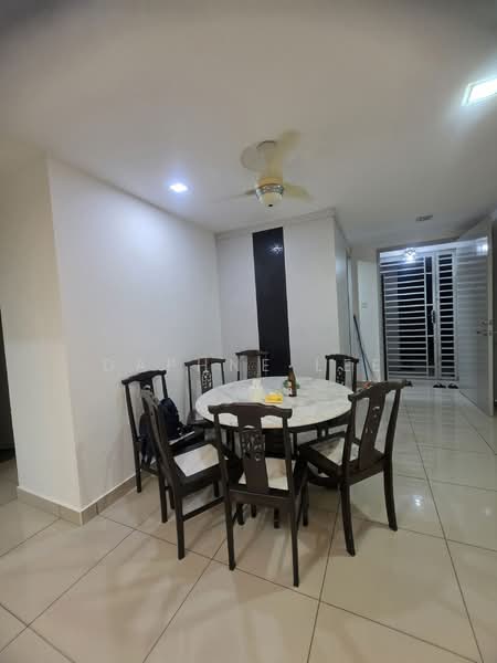 Service Residence for Rent at D'Ambience Residences (Pangsapuri Ikatan Flora) - Daphne Lee - Dining Room - PropertyGuru.com.my