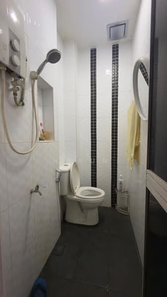 1-storey Terraced House for Sale in Bandar Baru Uda (Johor Bahru) - Adli Harun - Bathroom - PropertyGuru.com.my