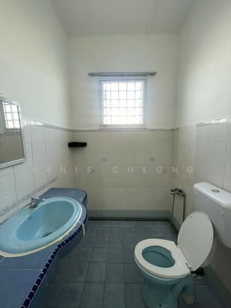 Rumah Teres 2 Tingkat untuk Dijual di Taman Wangsa Permai (Kepong) - Yanis Cheong - Bathroom - PropertyGuru.com.my