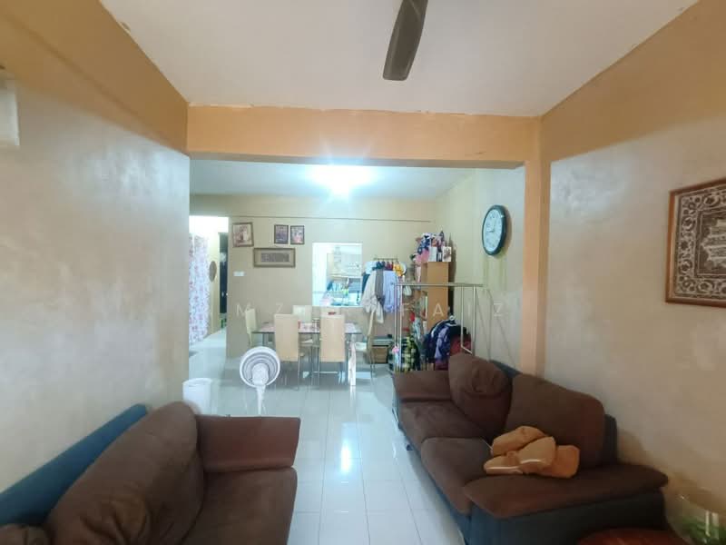 Pangsapuri untuk Dijual di Kristal Heights - Amzar Faiz - Living Room - PropertyGuru.com.my