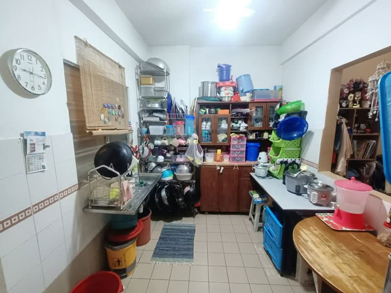 Pangsapuri untuk Dijual di Kristal Heights - Amzar Faiz - Kitchen - PropertyGuru.com.my