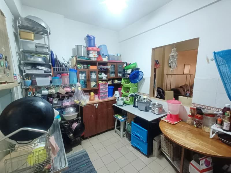 Pangsapuri untuk Dijual di Kristal Heights - Amzar Faiz - Kitchen - PropertyGuru.com.my