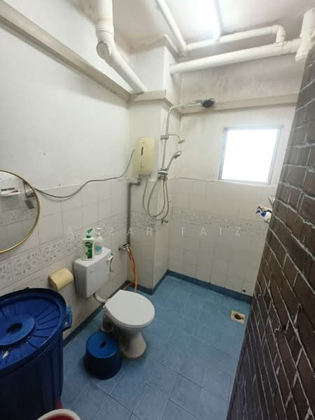 Pangsapuri untuk Dijual di Kristal Heights - Amzar Faiz - Bathroom - PropertyGuru.com.my