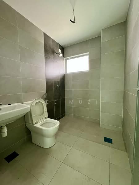 Rumah Teres 2 Tingkat untuk Dijual di Ipoh (Perak) - Lee Muzi - Bathroom - PropertyGuru.com.my