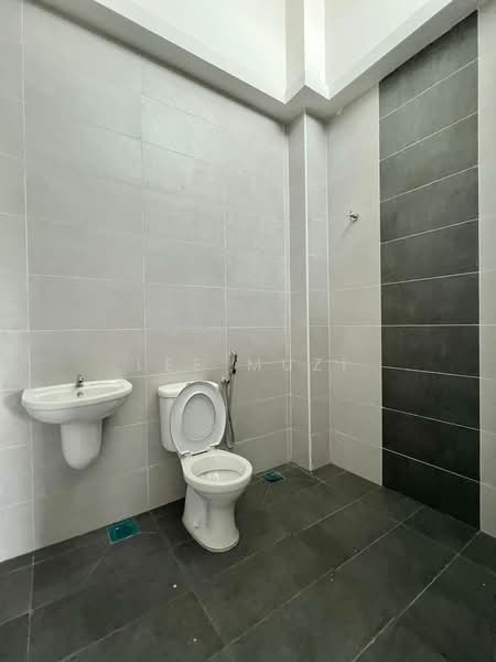 Rumah Teres 2 Tingkat untuk Dijual di Ipoh (Perak) - Lee Muzi - Bathroom - PropertyGuru.com.my