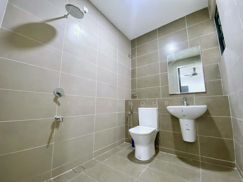 Rumah Teres 2 Tingkat untuk Dijual di Shah Alam (Selangor) - Fazie Noor - Bathroom - PropertyGuru.com.my