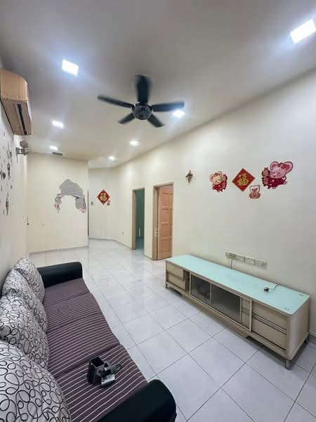 Rumah Teres 1 Tingkat untuk Disewa di Taman JP Perdana (Johor Bahru) - Annie Tee - Living Room - PropertyGuru.com.my