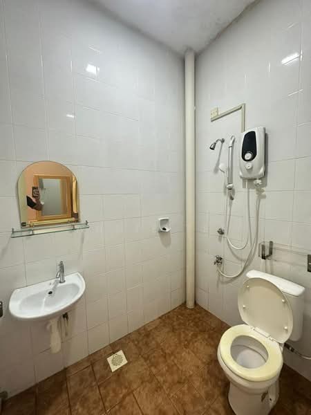 Rumah Teres 1 Tingkat untuk Disewa di Taman JP Perdana (Johor Bahru) - Annie Tee - Bathroom - PropertyGuru.com.my