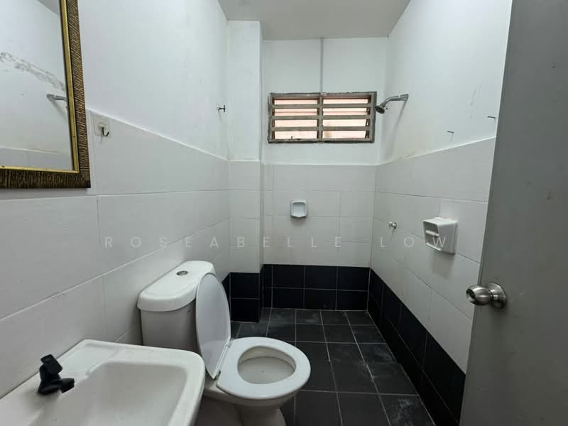 Rumah Berkembar untuk Disewa di Klang (Selangor) - Roseabelle Low - Bathroom - PropertyGuru.com.my