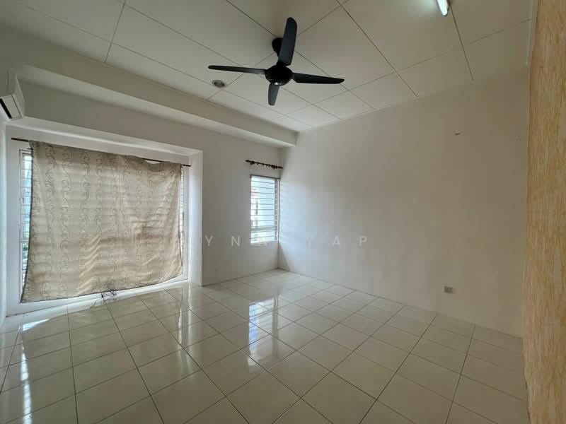 Rumah Teres 2 Tingkat untuk Dijual di Setia Impian (Setia Alam) - Lynn Yap - Living Room - PropertyGuru.com.my