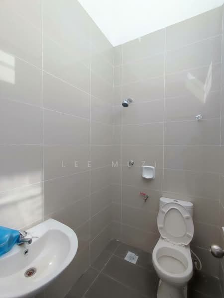 Terraced House for Sale in Taman Klebang Perdana (Chemor) - Lee Muzi - Bathroom - PropertyGuru.com.my