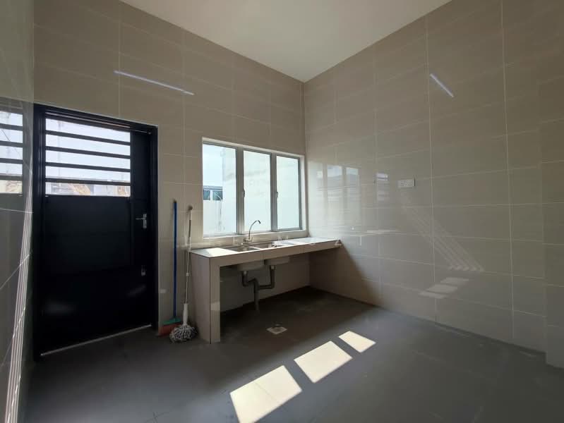 Terraced House for Sale in Taman Klebang Perdana (Chemor) - Lee Muzi - Kitchen - PropertyGuru.com.my