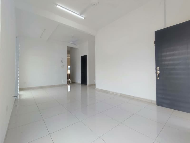 Terraced House for Sale in Taman Klebang Perdana (Chemor) - Lee Muzi - Living Room - PropertyGuru.com.my