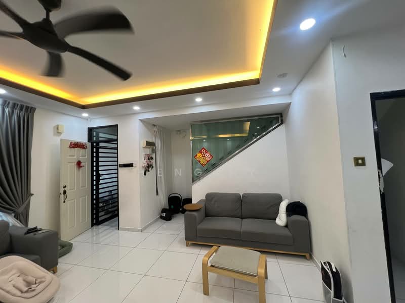 Rumah Teres 2 Tingkat untuk Dijual di Taman Desa Tebrau (Tebrau) - Heng Hy - Living Room - PropertyGuru.com.my