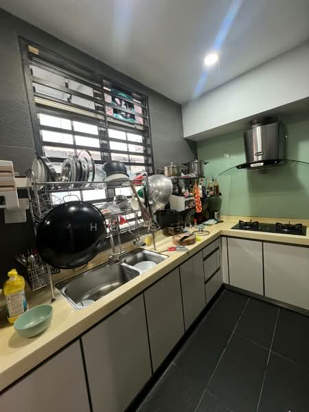 Rumah Teres 2 Tingkat untuk Dijual di Taman Desa Tebrau (Tebrau) - Heng Hy - Kitchen - PropertyGuru.com.my