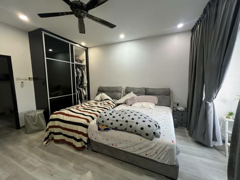 Rumah Teres 2 Tingkat untuk Dijual di Taman Desa Tebrau (Tebrau) - Heng Hy - Bedroom - PropertyGuru.com.my