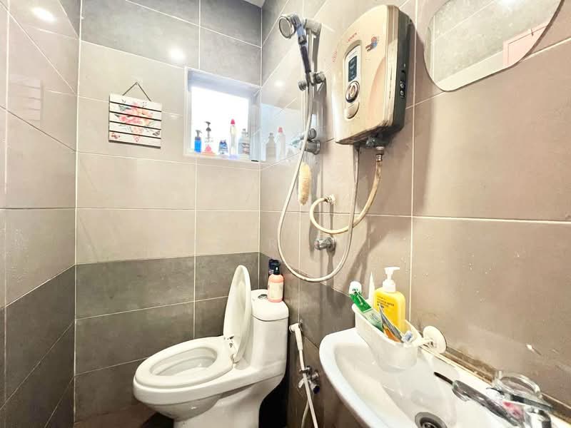 Pangsapuri untuk Dijual di Impian Sentosa - Amzar Faiz - Bathroom - PropertyGuru.com.my