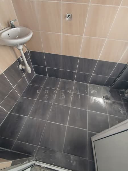 Shop for Rent in Salak South (Kuala Lumpur) - Kok Mun Chooi - Bathroom - PropertyGuru.com.my