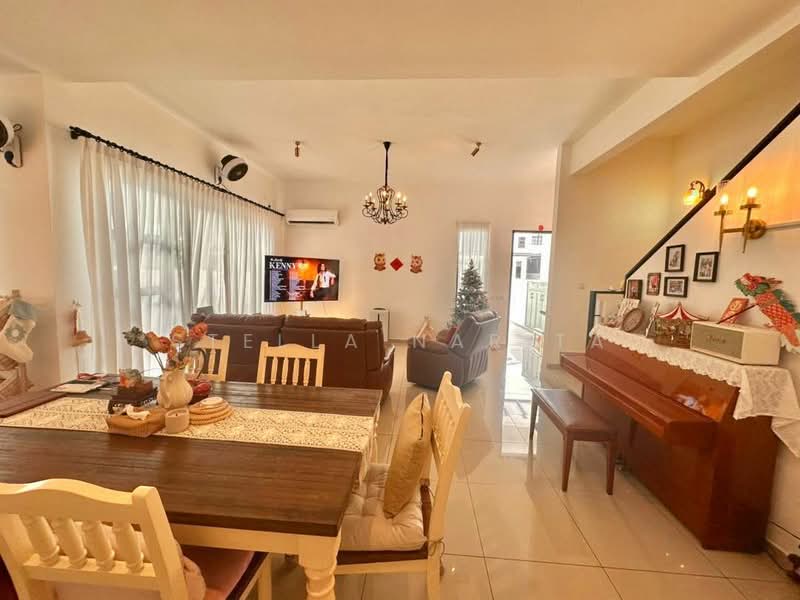 Attleborough / Tate Bilston 22'x65' @ Eco Botanic - 1