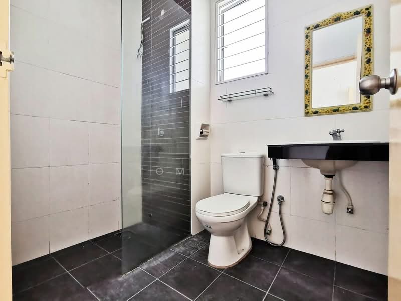 Semi-Detached House for Sale in Taman Desa Mas (Rawang) - Tom Yip - Bathroom - PropertyGuru.com.my