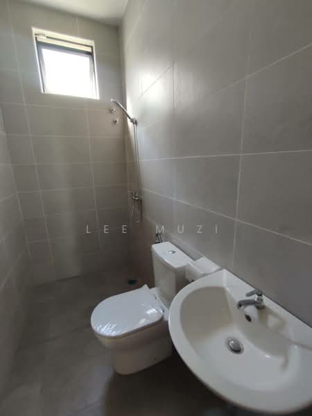 Rumah Berkembar untuk Dijual di Chemor (Perak) - Lee Muzi - Bathroom - PropertyGuru.com.my