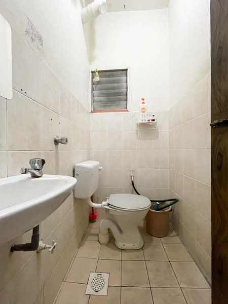 Pangsapuri untuk Dijual di Impian Sentosa - Amzar Faiz - Bathroom - PropertyGuru.com.my