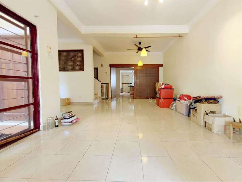 2-storey Terraced House for Sale in Bukit Jelutong (Shah Alam) - Mohd Aizat Saiful Bahri - Living Room - PropertyGuru.com.my