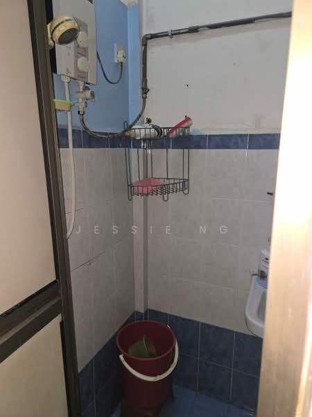 Flat for Sale at Taman Pulai Utama - Jessie Ng - Bathroom - PropertyGuru.com.my