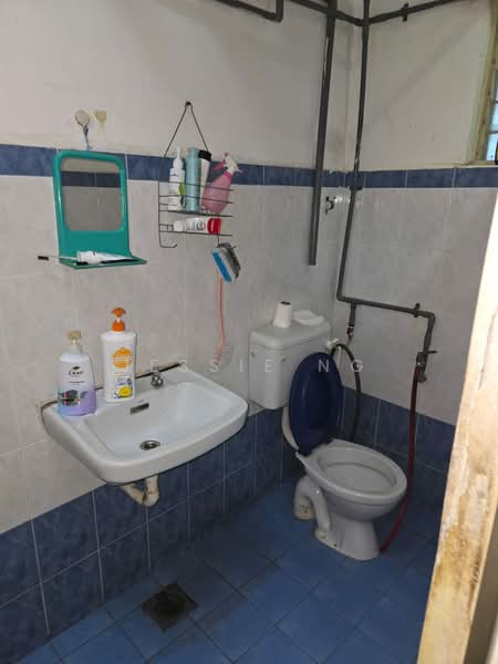 Flat for Sale at Taman Pulai Utama - Jessie Ng - Bathroom - PropertyGuru.com.my